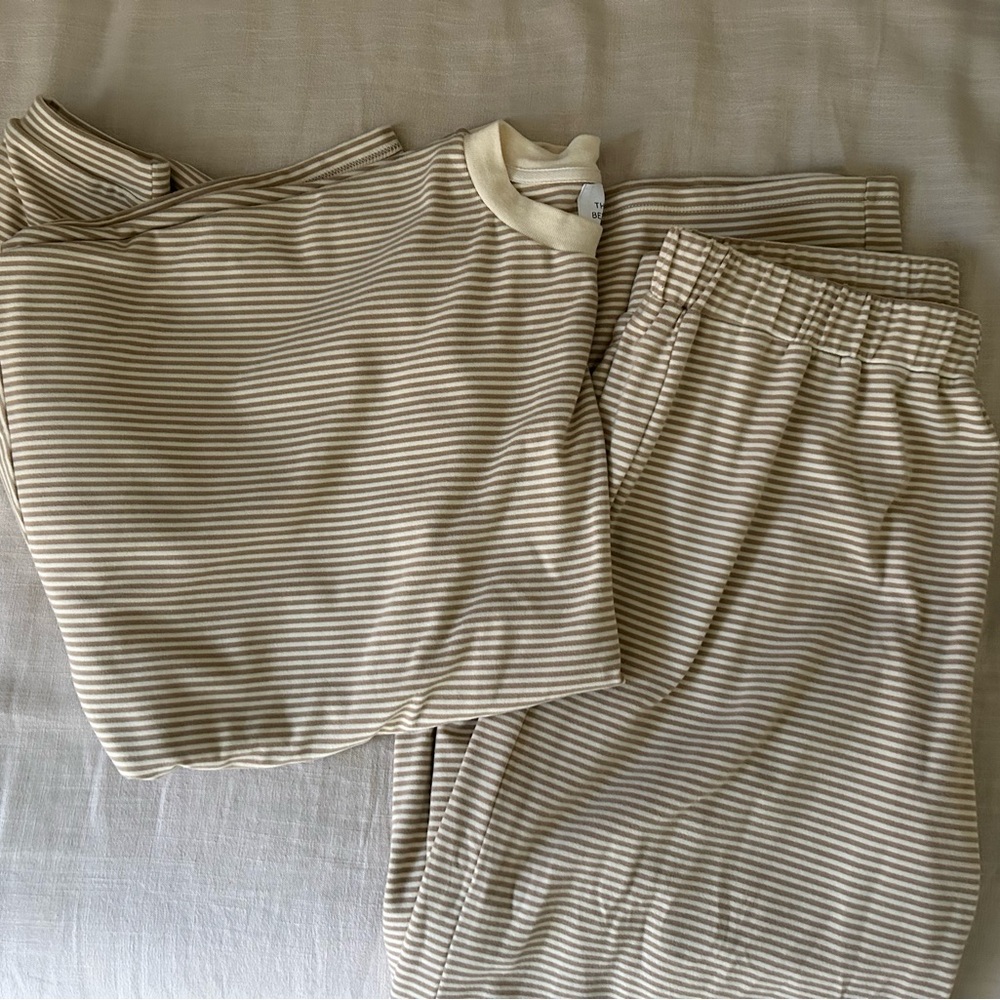 Viral Striped Set - Picture 3 of 5